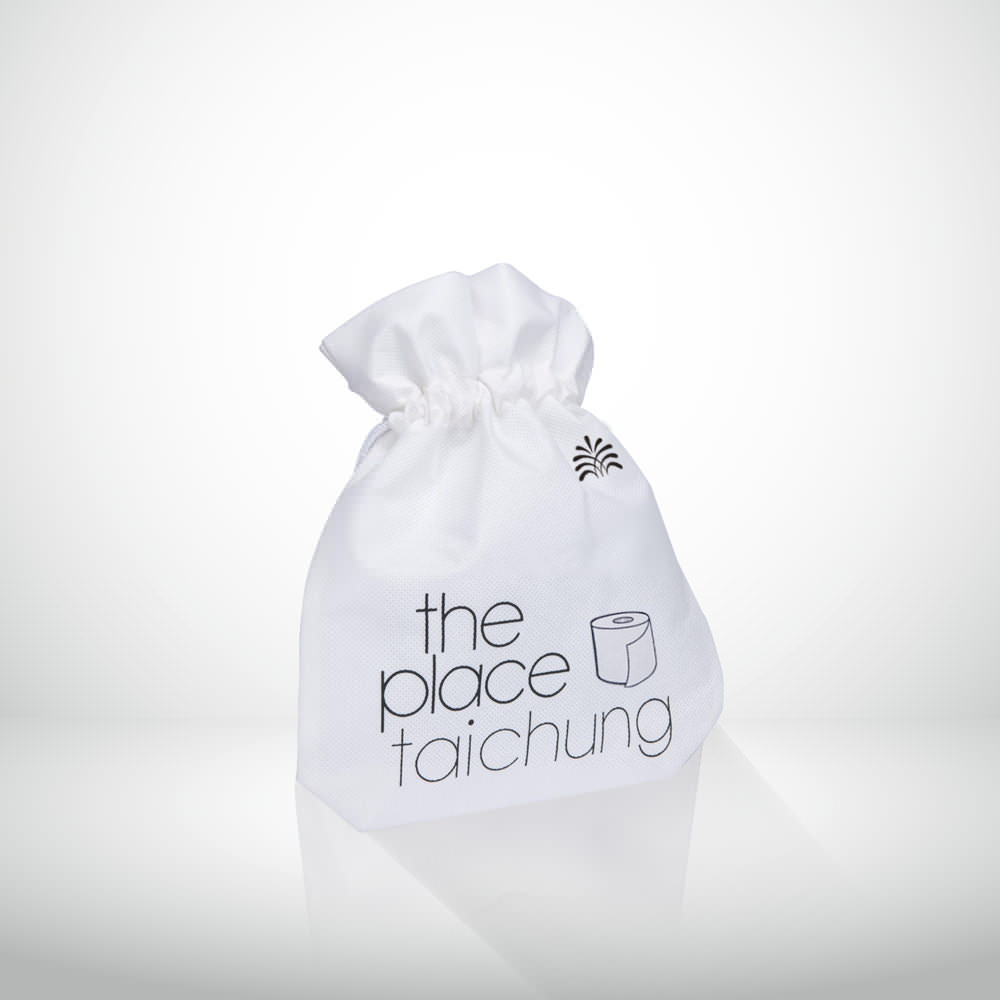 18 BAG 環保袋，國內外五星級飯店認可的專業品質，量身訂製尺寸，客製化 LOGO，各種環保袋、不織布手提袋、宣傳購物袋、收納袋、禮品包裝袋、活動贈品袋、保溫袋、覆膜袋、保冷袋、無紡袋、帆布袋、棉布袋、福袋、束口袋、備品袋、防塵袋