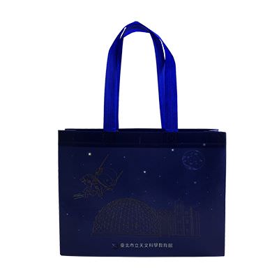 18 BAG 環保袋，國內外五星級飯店認可的專業品質，量身訂製尺寸，客製化 LOGO，各種環保袋、不織布手提袋、宣傳購物袋、收納袋、禮品包裝袋、活動贈品袋、保溫袋、覆膜袋、保冷袋、無紡袋、帆布袋、棉布袋、福袋、束口袋、備品袋、防塵袋